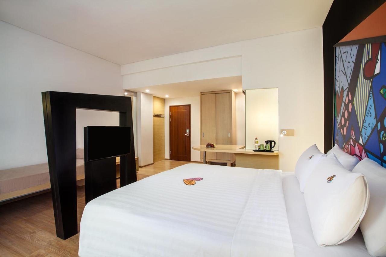Maxonehotels.Com At Tidar Сурабая Экстерьер фото